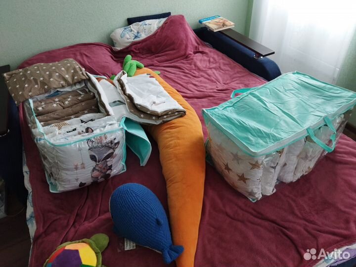 Комплект бортиков и постельного белья