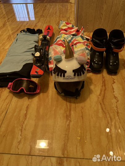 Комплект горнолыжного инвентаря