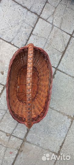 Корзинка плетеная