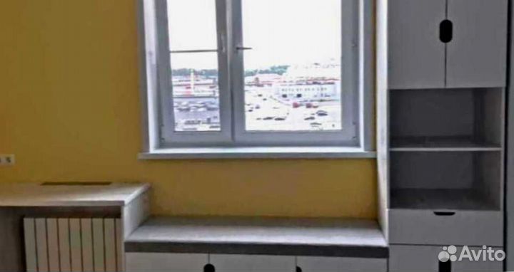 Рабочая зона в углу у окна