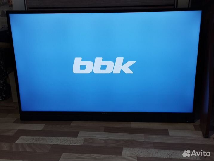Телевизор BBK SMART tv