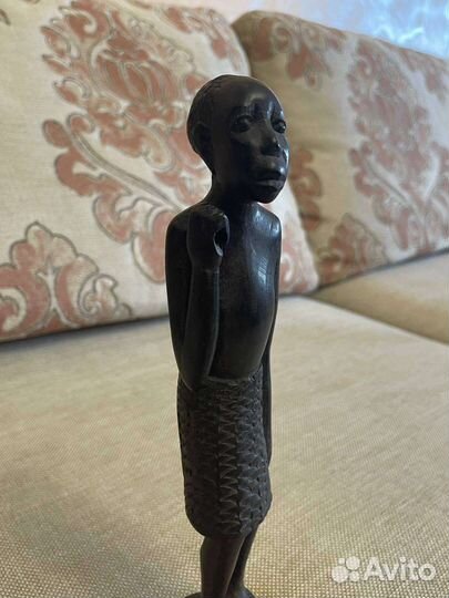 Статуэтка из чёрного дерева