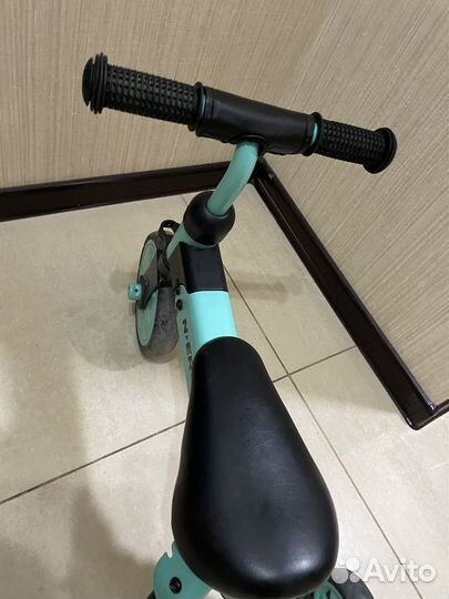 Беговел трехколесный