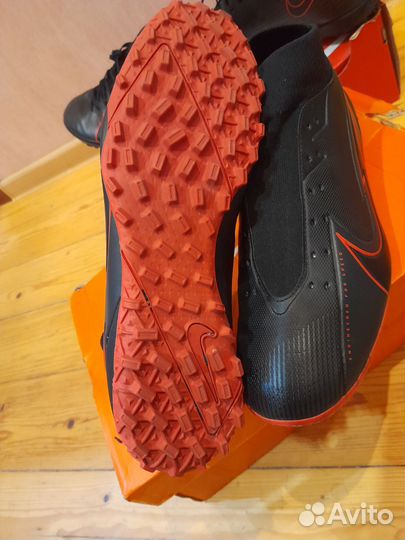 Бутсы Nike