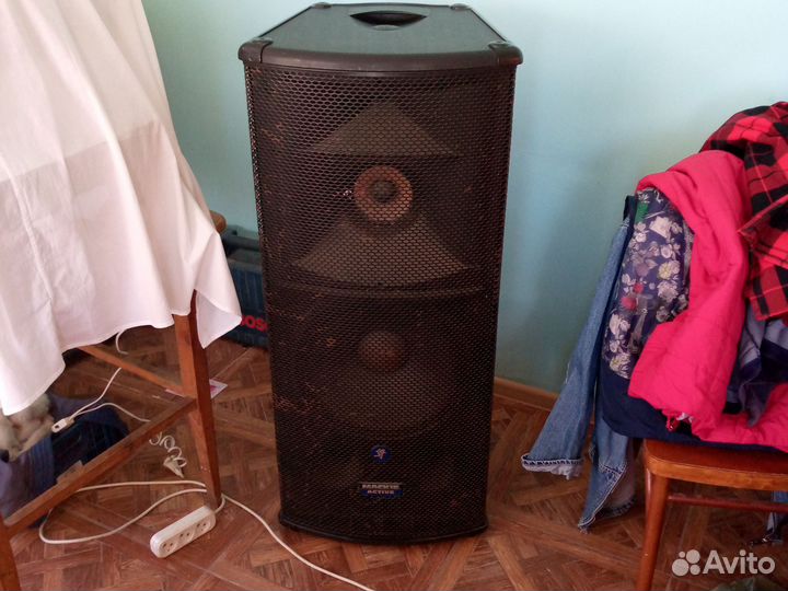 Колонки mackie active 3-х полоски