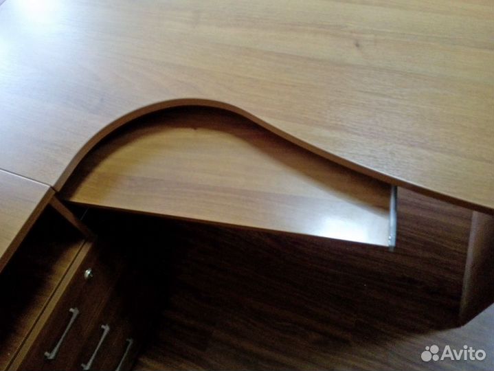 Компьютерный стол бу в отличном состоянии