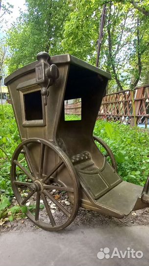 Бронзовая статуэтка повозка