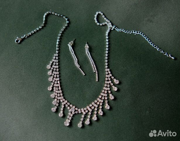 Комплект украшений (колье и серьги)