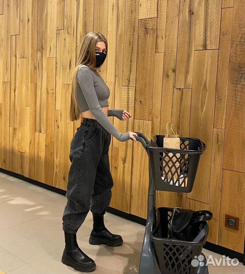 Черные джинсы Zara