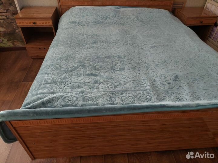 Кровать двухспальная 160 200 деревянная