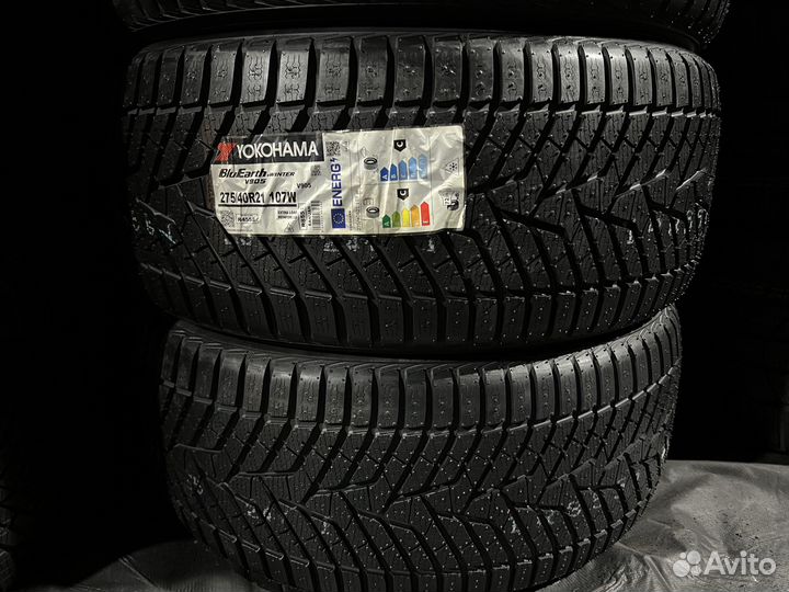 Yokohama BluEarth Winter V905 275/40 R21 и 315/35 R21 104W