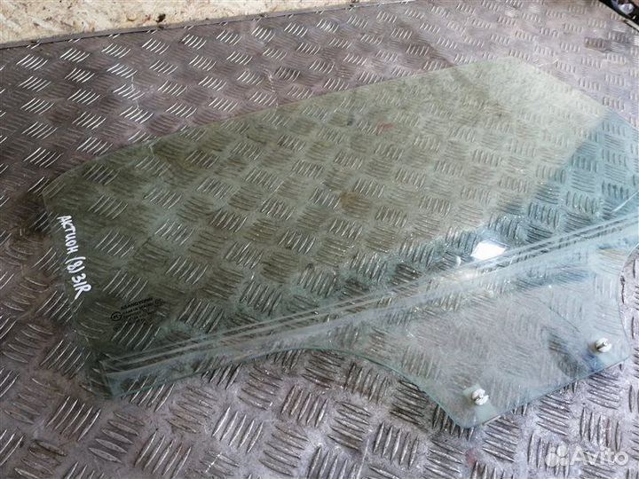 Стекло двери опускное заднее правое Ssangyong