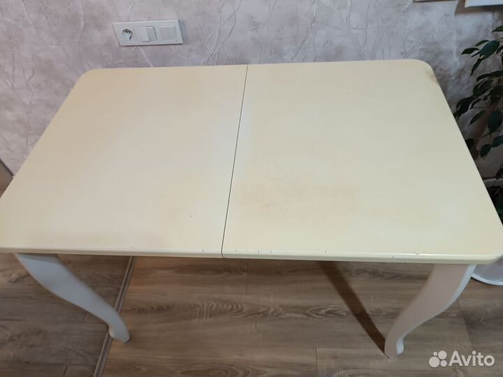 Кухонный стол и стулья