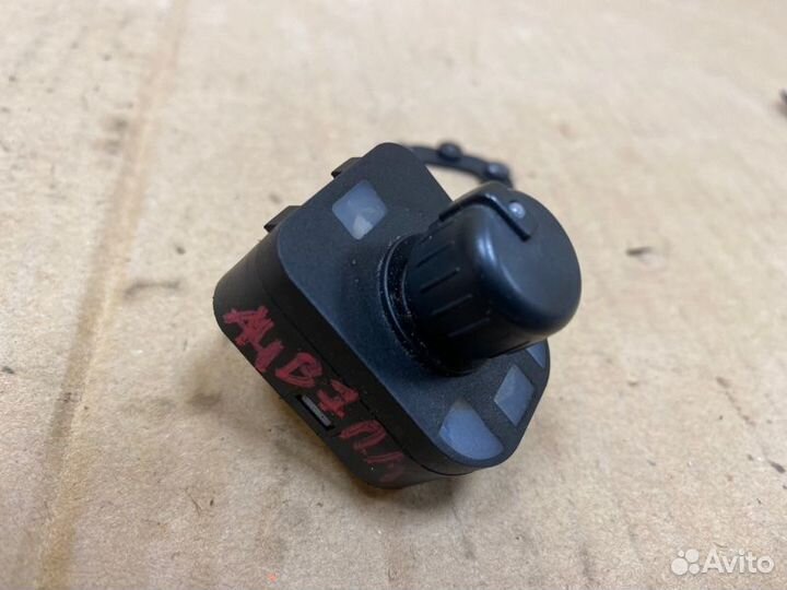 Блок управления зеркалами Audi A4 8E AUK 2006