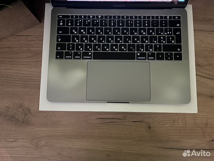 Macbook pro 13 2017 16gb 256 gb i5