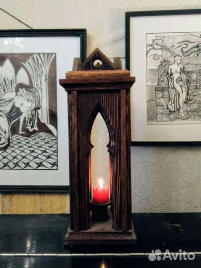 Подсвечник в готическом стиле 