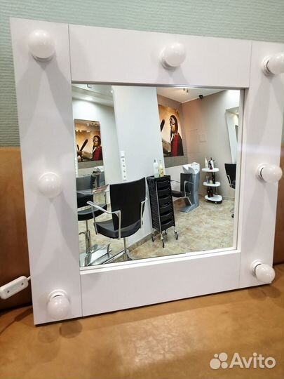 Зеркало с лампочками