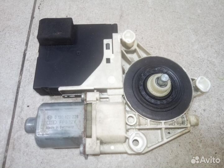 Моторчик стеклоподъемника Volkswagen Jetta 6 5K