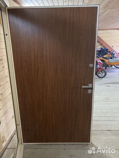 Новые двери металлические