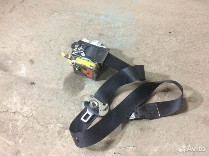 Ремень безопасности передний правый Toyota Auris