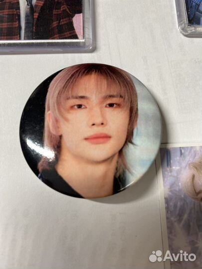 Брелки значки наклейка с к-рор