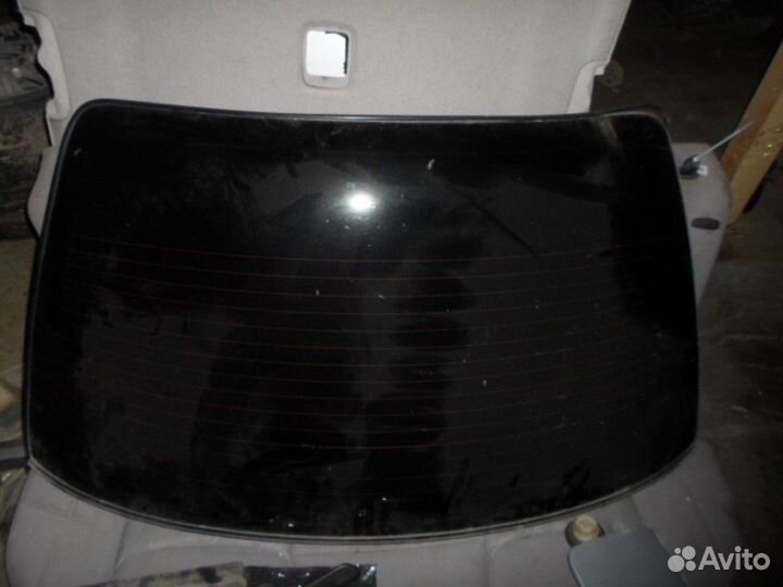 Стекло заднее Nissan Almera N16 2000-2006