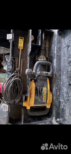 Отбойный молоток dewalt