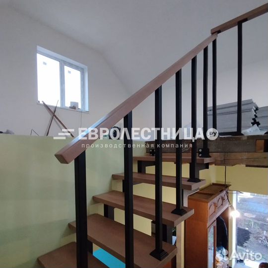 Лестница в дом на второй этаж