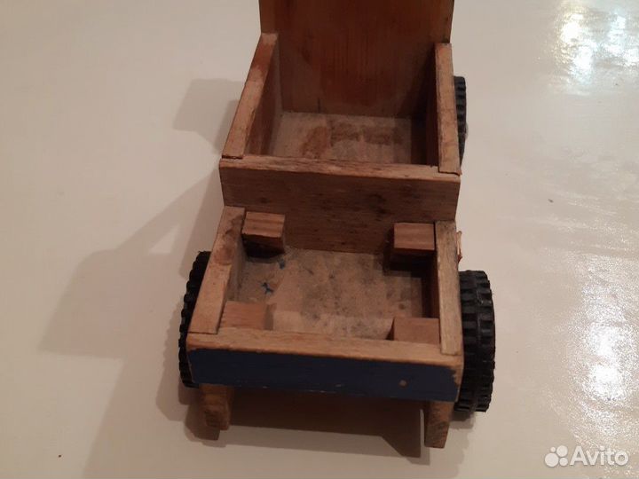 Игрушка автомобиль СССР