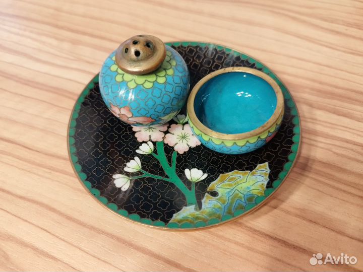 Набор солонка и перечница Клуазоне