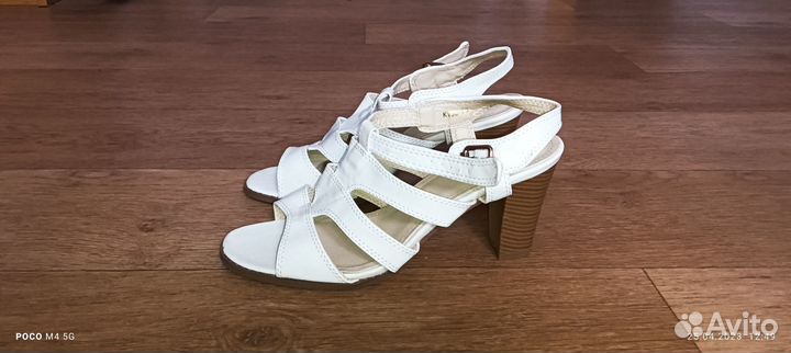 Продаю босоножки новые 39 размер