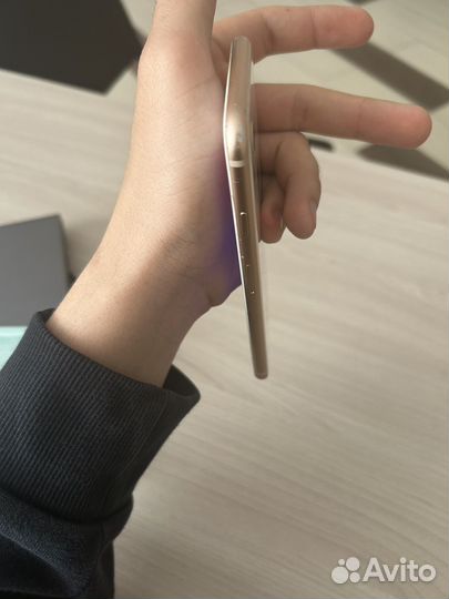 iPhone 8, 64 ГБ