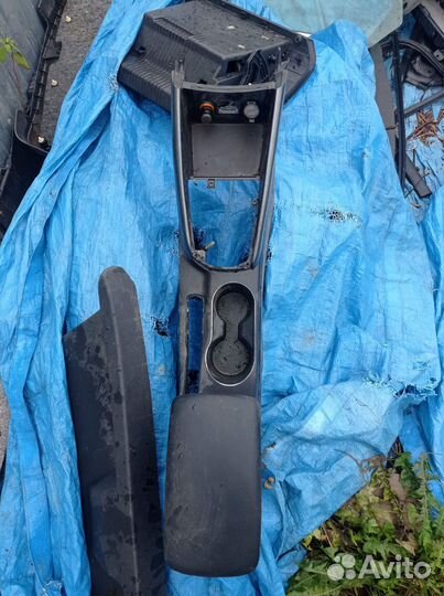 Kia cerato 2 подлокотник