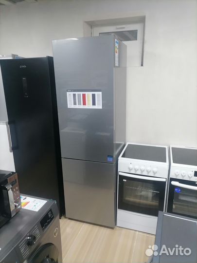 Холодильник новый серый фасад зеркальное стекло