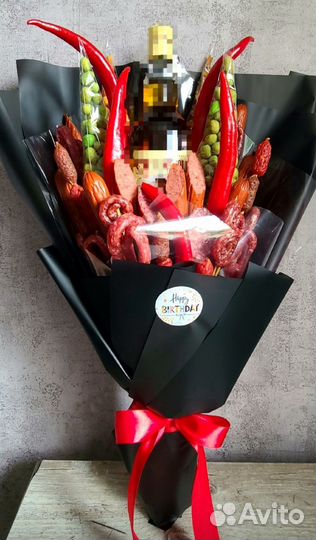 Мужской букет из колбасы, сыра, снеков