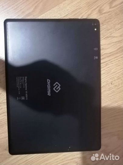 В хорошем состоянии, всё работает