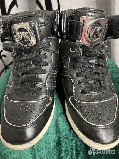 Кроссовки сникерсы 36