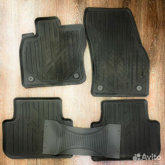Комплект резиновых ковриков Volkswagen Tiguan II