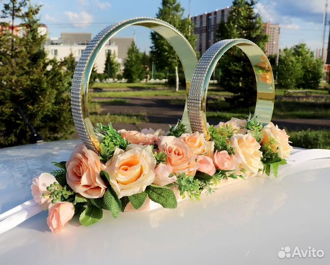 Свадебное украшение на машину авто персиковое