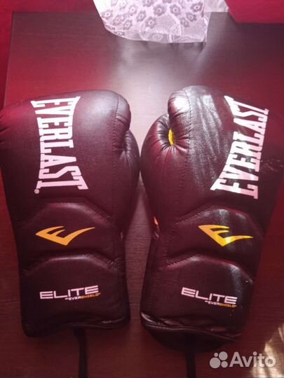 Боксерские перчатки everlast 14 oz