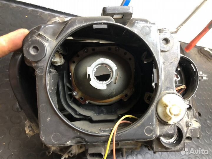 Фара галоген (передняя) левая Mercedes ML W164