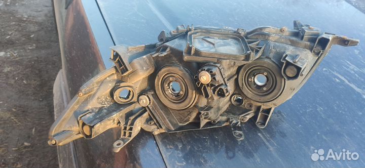 Фара правая toyota corolla 150