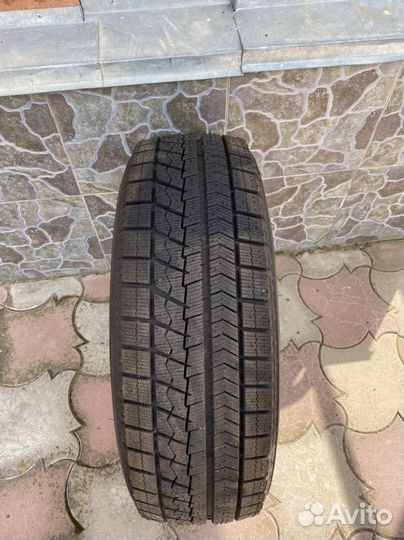Bridgestone Blizzak VRX 205/65 R16 95T