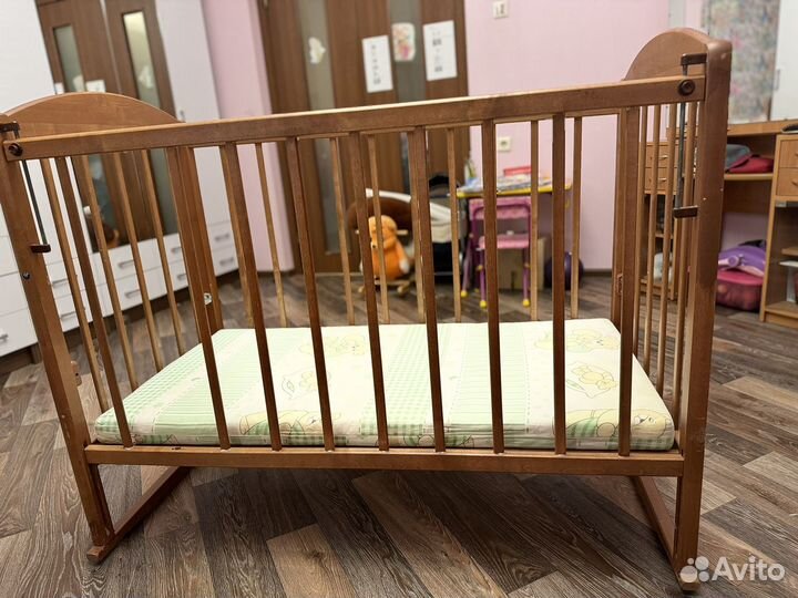 Кроватка для новорожденных
