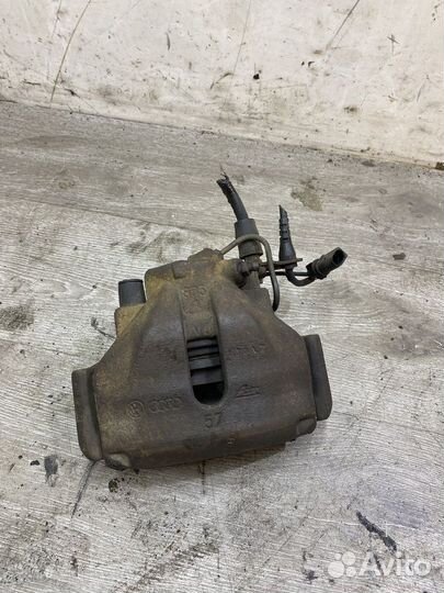 Суппорт тормозной передний правый Audi A6