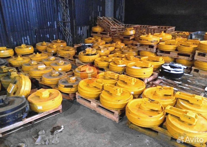 Колесо направляющее Hyundai R220LC-9A 81N6-13010GG