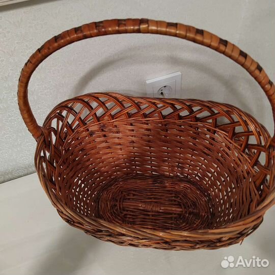 Корзина плетеная большая