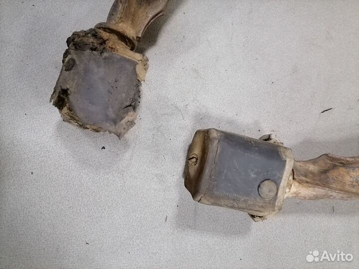 Рычаг передний Nissan Bluebird CD20 дизель 1983-90