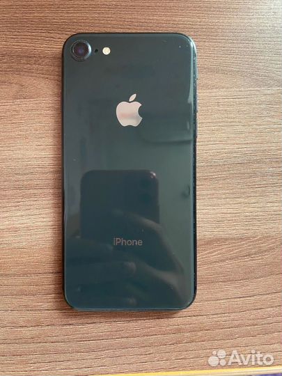 iPhone 8, 64 ГБ