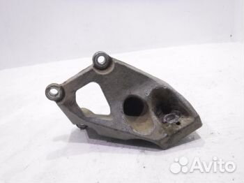 Кронштейн двигателя